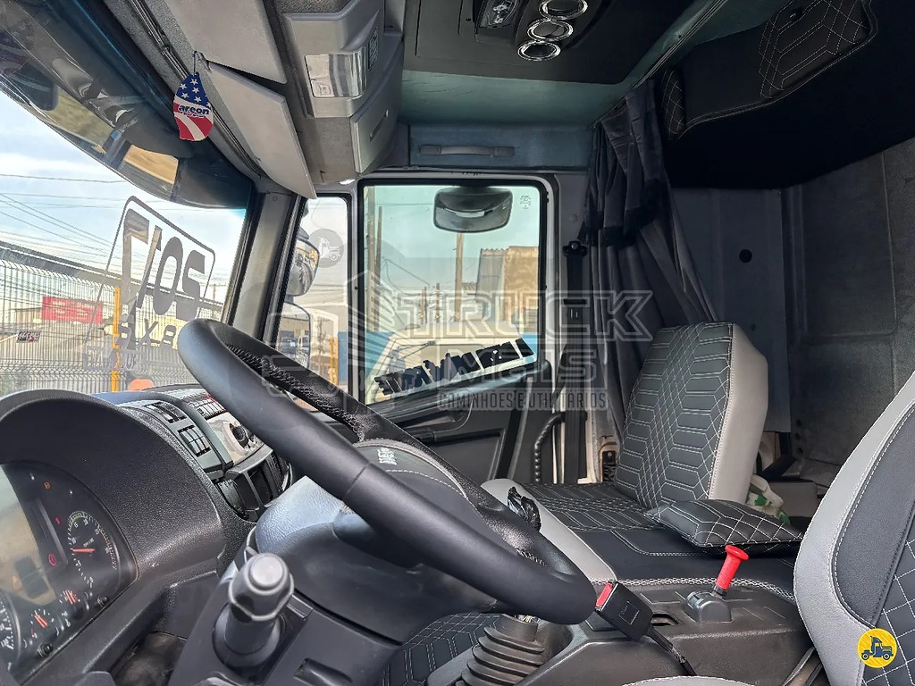 Caminhão IVECO TECTOR 240E30 Carga Seca ANO 2017 de Truck Mais Caminhões no Paraná