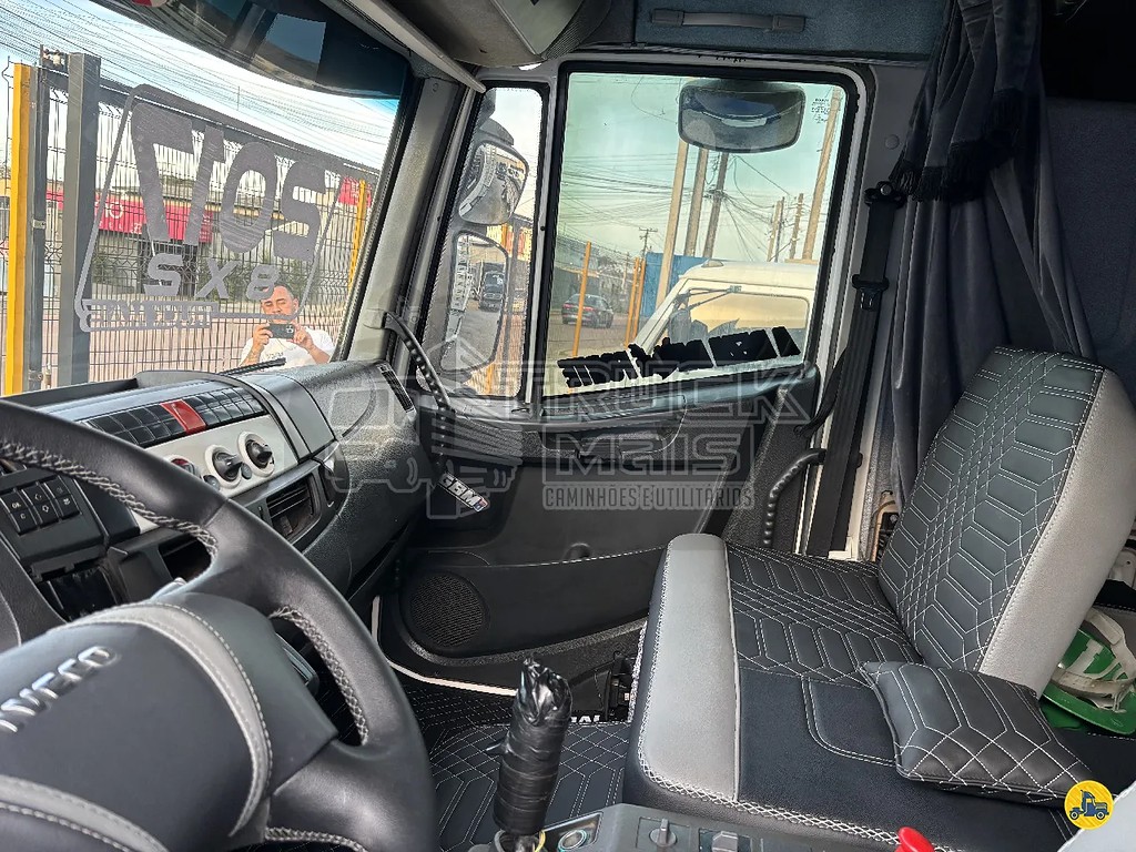 Caminhão IVECO TECTOR 240E30 Carga Seca ANO 2017 de Truck Mais Caminhões no Paraná
