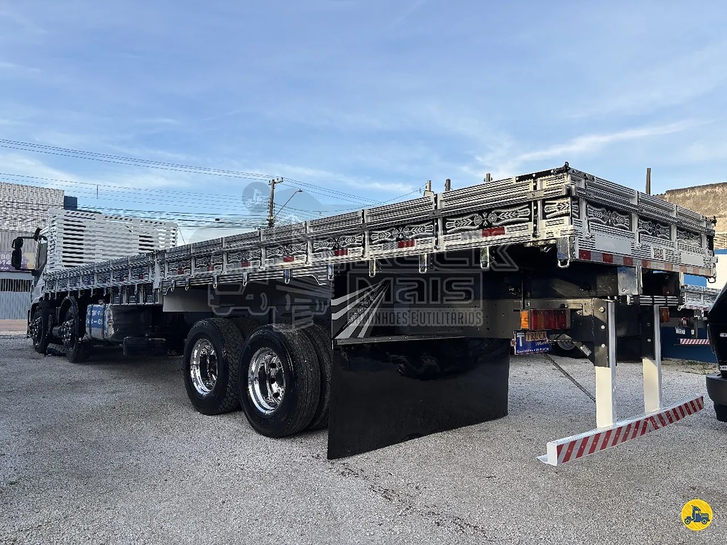 Caminhão IVECO TECTOR 240E30 Carga Seca ANO 2017 de Truck Mais Caminhões no Paraná