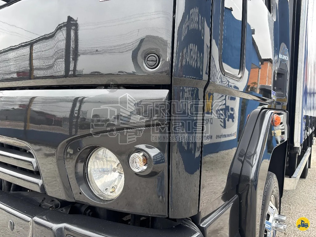 Caminhão FORD CARGO 816 Baú Sider ANO 2015 de Truck Mais Caminhões no Paraná