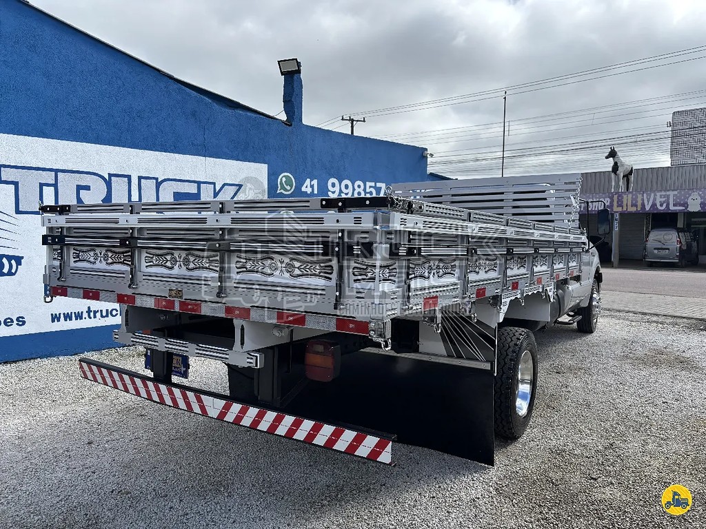Caminhão FORD F-4000 Carga Seca ANO 2018 de Truck Mais Caminhões no Paraná