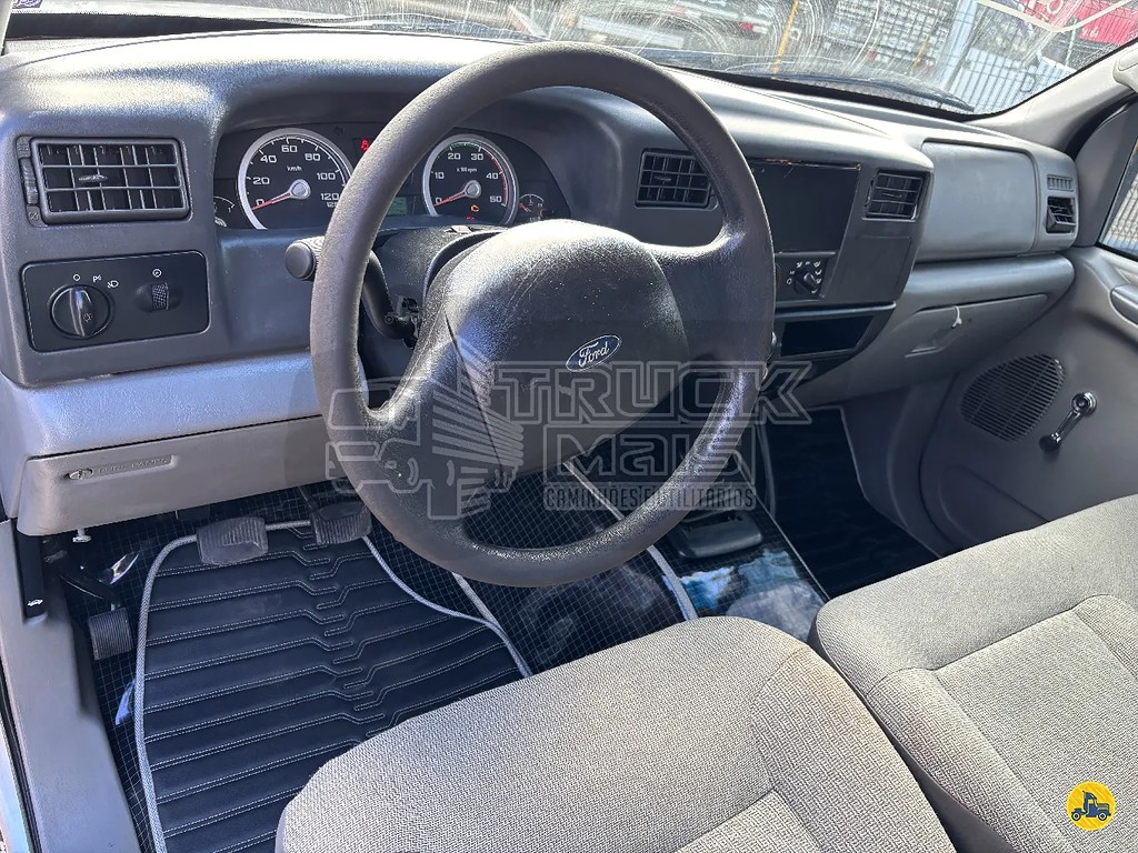 Caminhão FORD F-4000 Carga Seca ANO 2018 de Truck Mais Caminhões no Paraná