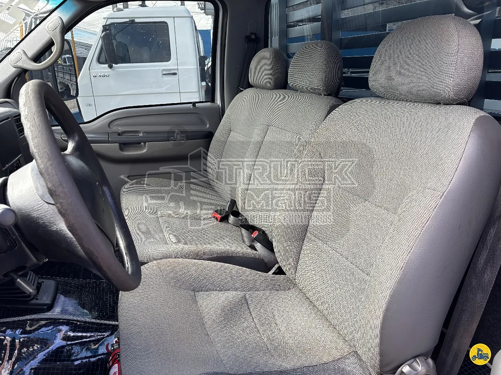 Caminhão FORD F-4000 Carga Seca ANO 2018 de Truck Mais Caminhões no Paraná