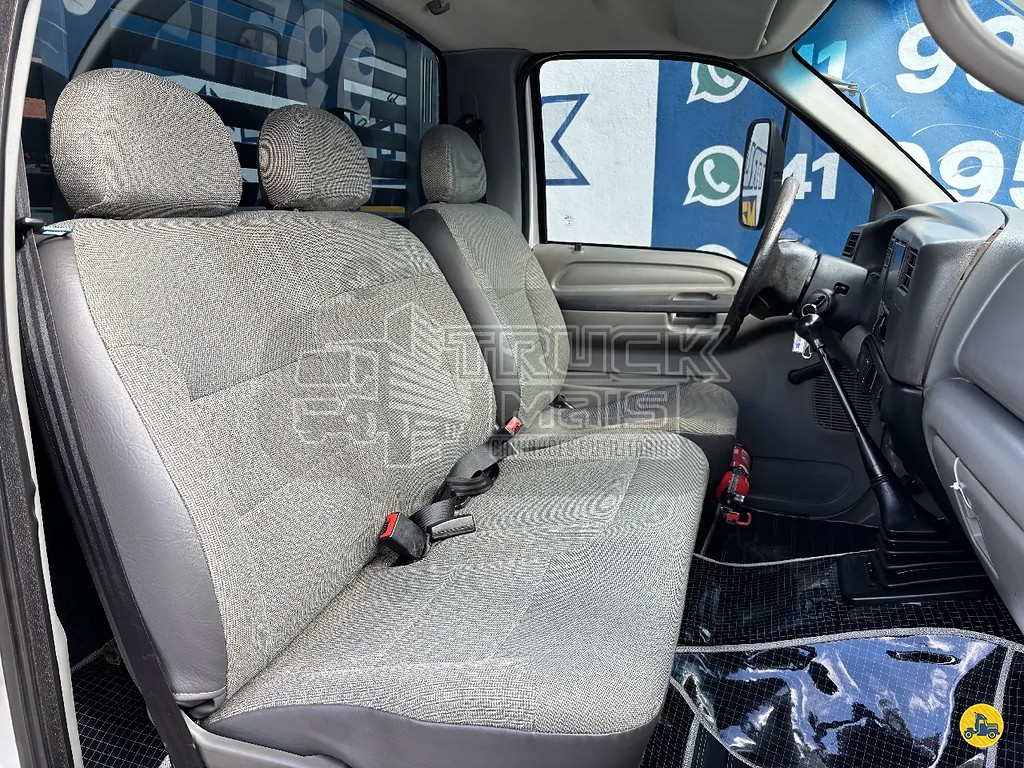 Caminhão FORD F-4000 Carga Seca ANO 2018 de Truck Mais Caminhões no Paraná