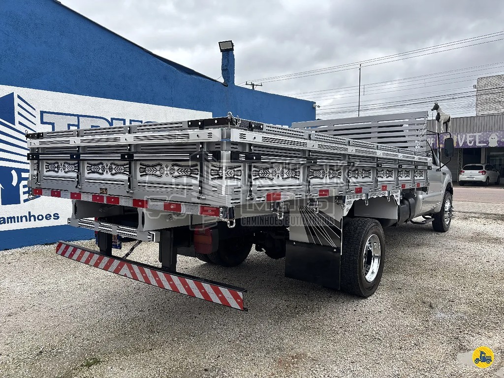 Caminhão FORD F-4000 Carga Seca ANO 2018 de Truck Mais Caminhões no Paraná