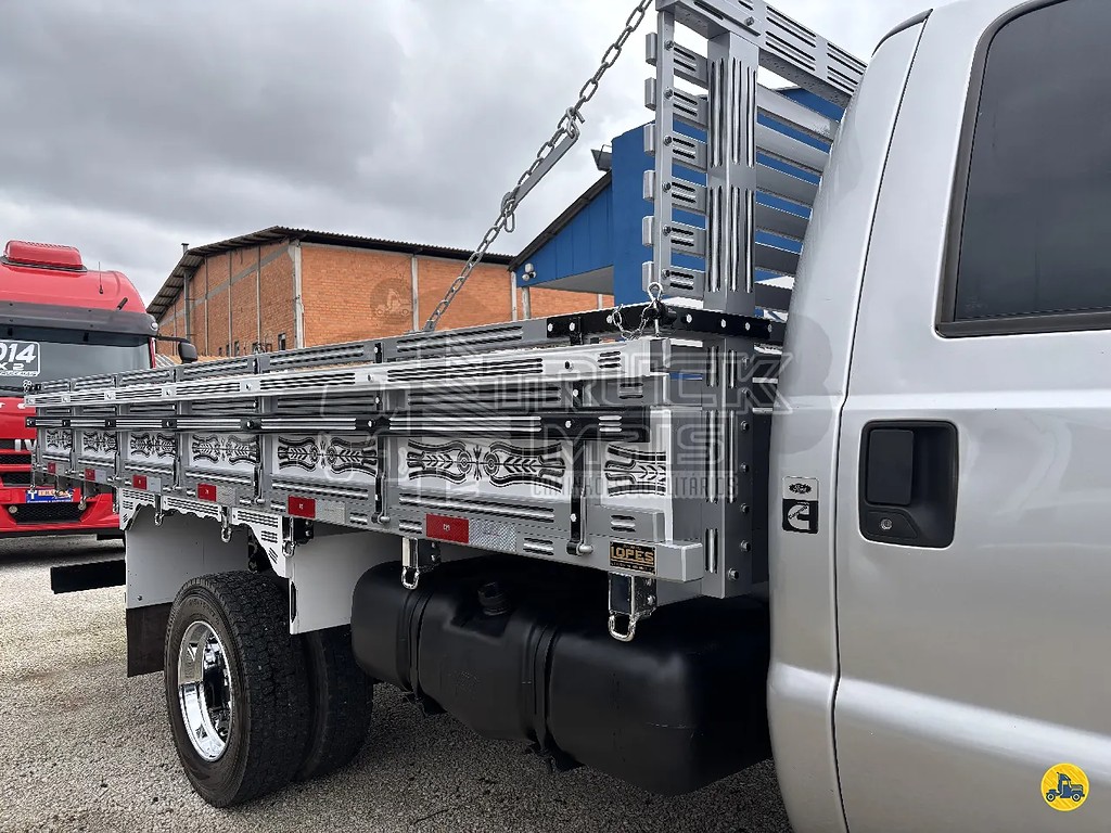 Caminhão FORD F-4000 Carga Seca ANO 2018 de Truck Mais Caminhões no Paraná