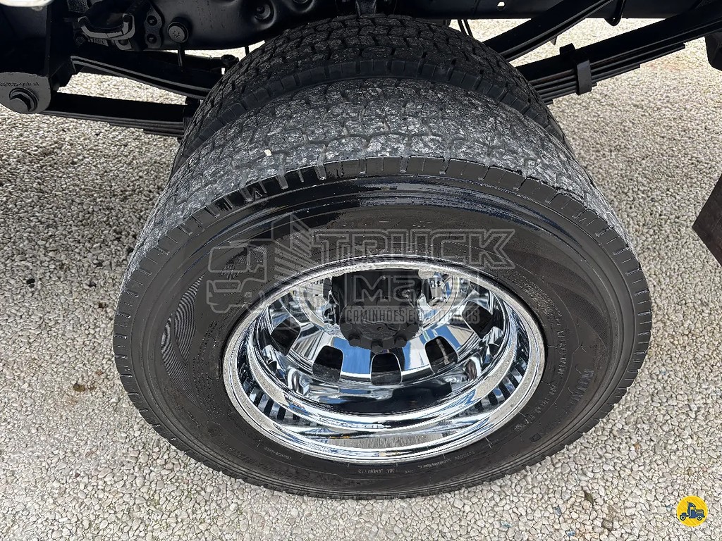 Caminhão FORD F-4000 Carga Seca ANO 2018 de Truck Mais Caminhões no Paraná