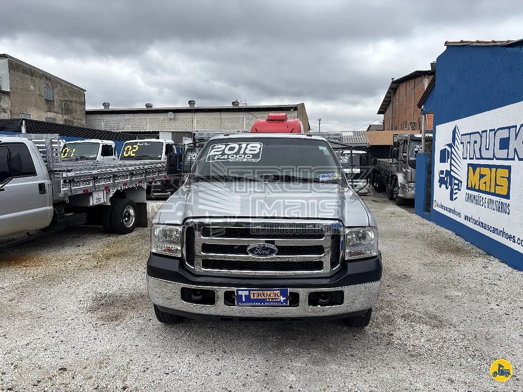 Caminhão FORD F-4000 Carga Seca ANO 2018 de Truck Mais Caminhões no Paraná