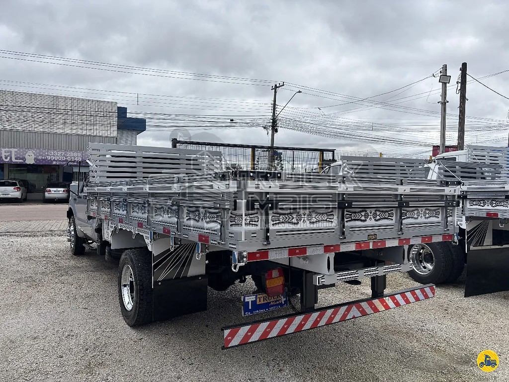 Caminhão FORD F-4000 Carga Seca ANO 2018 de Truck Mais Caminhões no Paraná