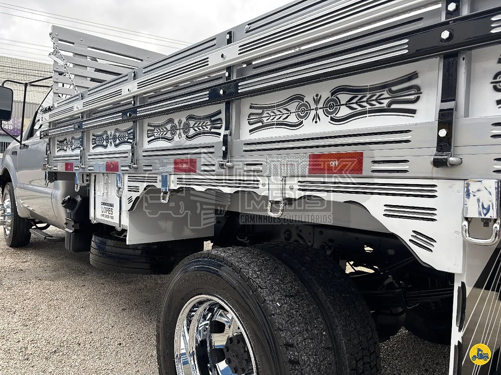 Caminhão FORD F-4000 Carga Seca ANO 2018 de Truck Mais Caminhões no Paraná