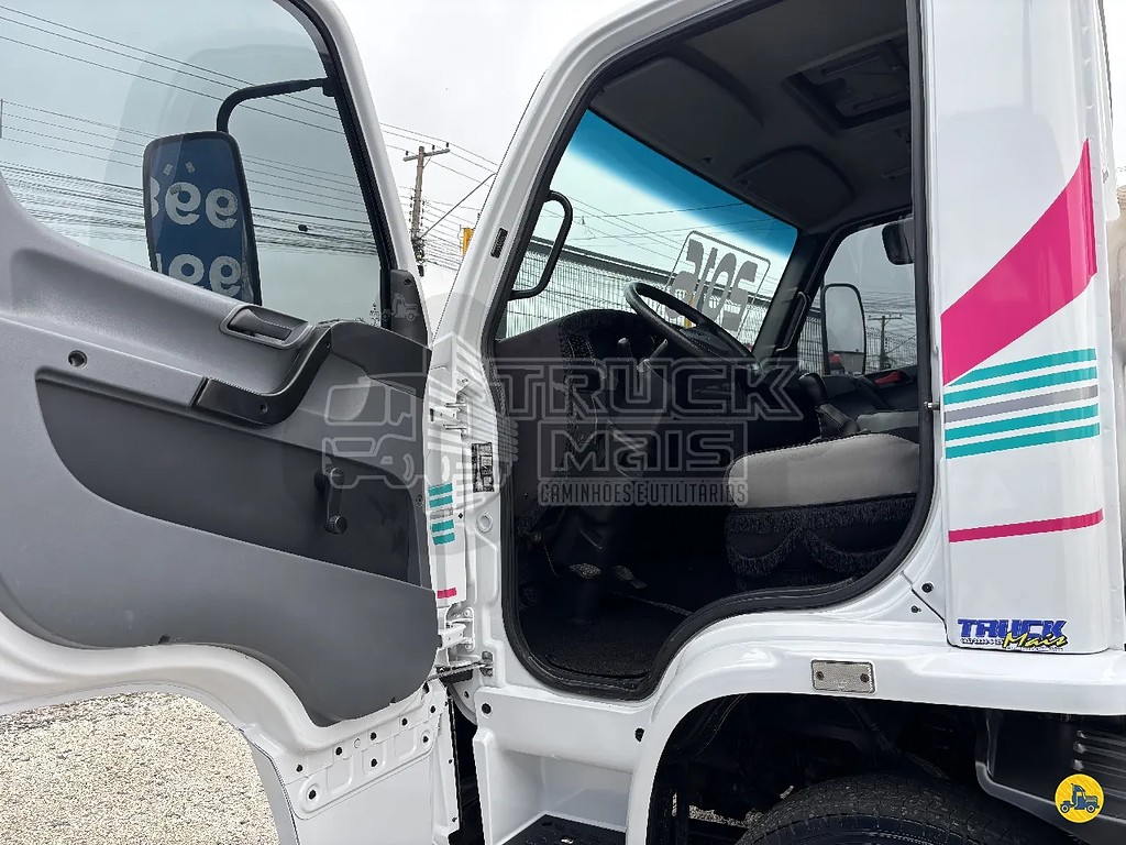 Caminhão MERCEDES BENZ MB 1016 Chassis ANO 2016 de Truck Mais Caminhões no Paraná