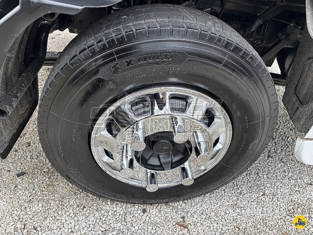 Caminhão MERCEDES BENZ MB 1016 Chassis ANO 2016 de Truck Mais Caminhões no Paraná