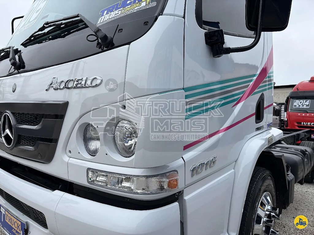 Caminhão MERCEDES BENZ MB 1016 Chassis ANO 2016 de Truck Mais Caminhões no Paraná
