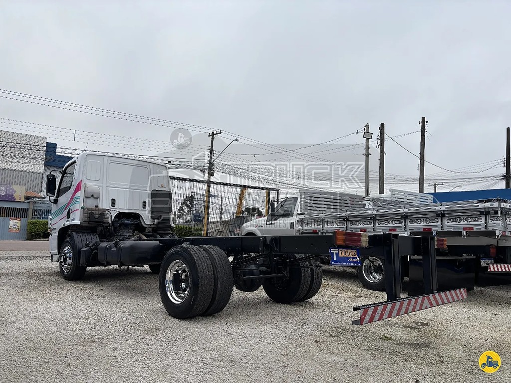Caminhão MERCEDES BENZ MB 1016 Chassis ANO 2016 de Truck Mais Caminhões no Paraná