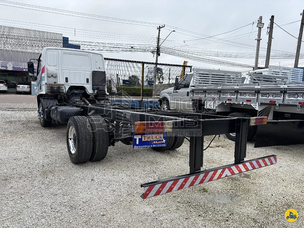 Caminhão MERCEDES BENZ MB 1016 Chassis ANO 2016 de Truck Mais Caminhões no Paraná