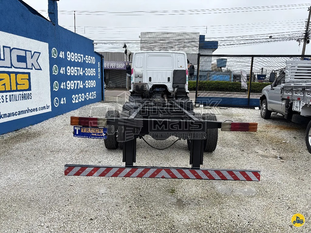 Caminhão MERCEDES BENZ MB 1016 Chassis ANO 2016 de Truck Mais Caminhões no Paraná