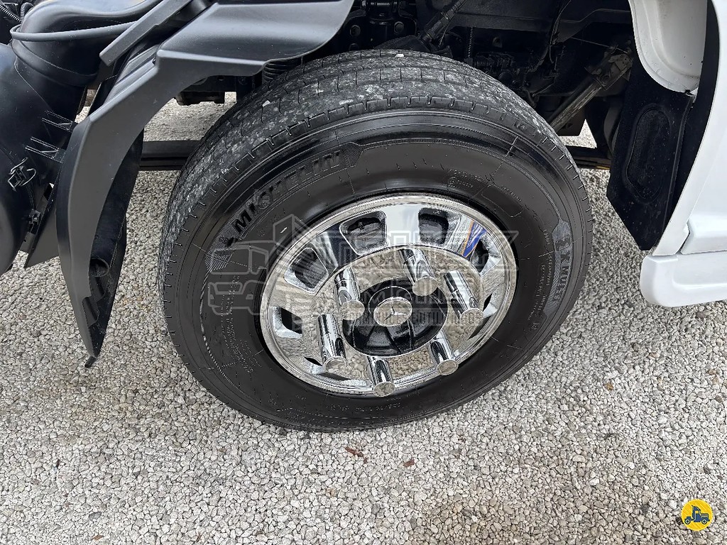 Caminhão MERCEDES BENZ MB 1016 Chassis ANO 2016 de Truck Mais Caminhões no Paraná