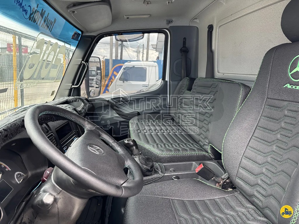Caminhão MERCEDES BENZ MB 1016 Chassis ANO 2016 de Truck Mais Caminhões no Paraná