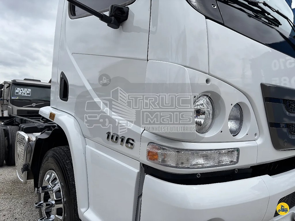 Caminhão MERCEDES BENZ MB 1016 Chassis ANO 2016 de Truck Mais Caminhões no Paraná