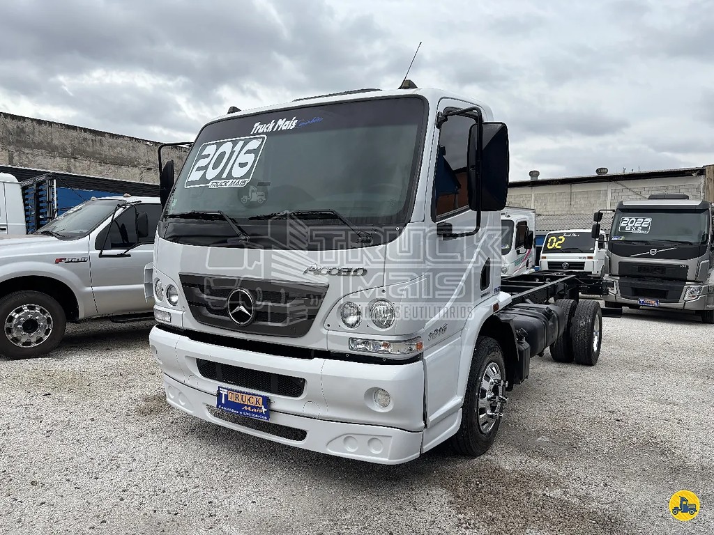 Caminhão MERCEDES BENZ MB 1016 Chassis ANO 2016 de Truck Mais Caminhões no Paraná
