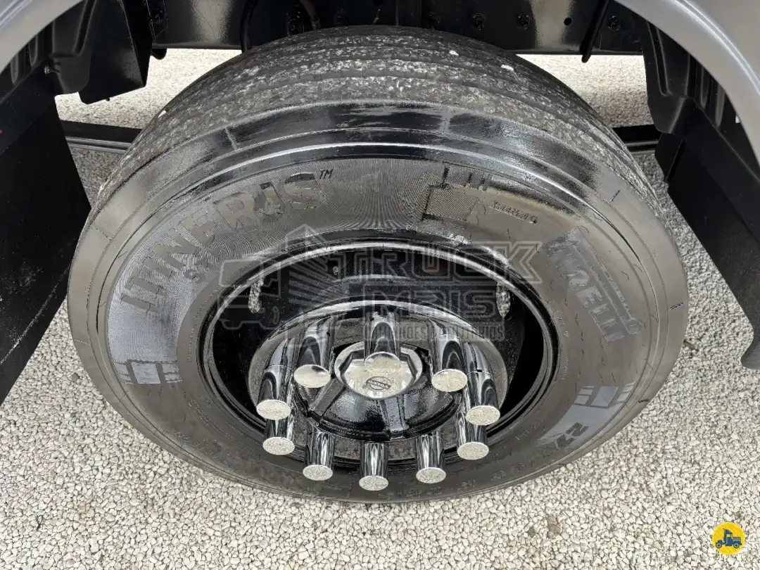 Caminhão VOLVO VM 330 Carga Seca ANO 2022 de Truck Mais Caminhões no Paraná