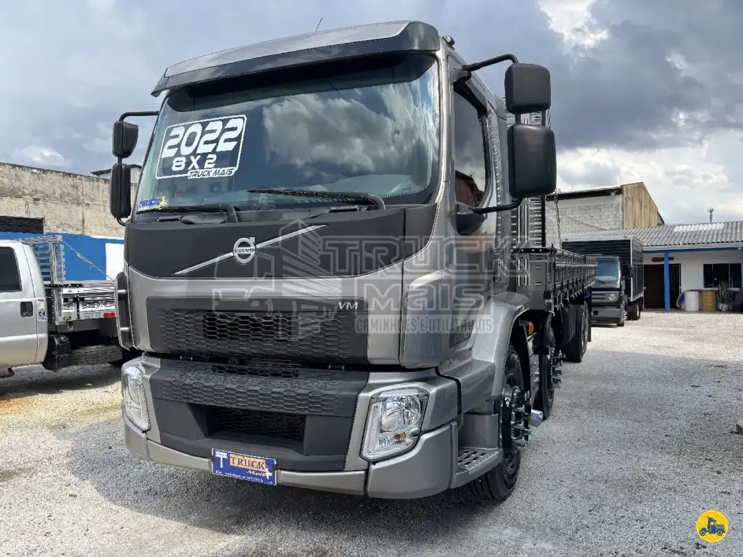 Caminhão VOLVO VM 330 Carga Seca ANO 2022 de Truck Mais Caminhões no Paraná