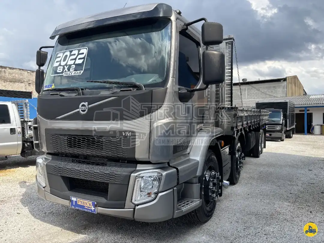 Caminhão VOLVO VM 330 Carga Seca ANO 2022 de Truck Mais Caminhões no Paraná