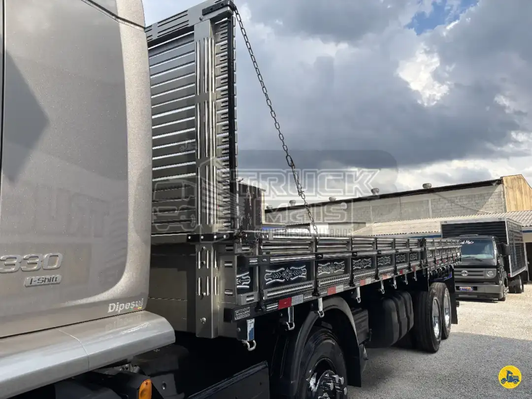 Caminhão VOLVO VM 330 Carga Seca ANO 2022 de Truck Mais Caminhões no Paraná