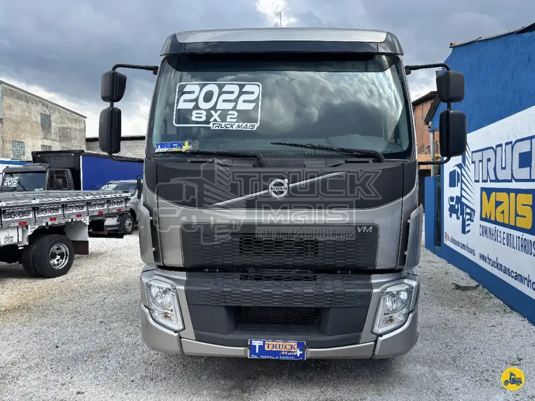 Caminhão VOLVO VM 330 Carga Seca ANO 2022 de Truck Mais Caminhões no Paraná