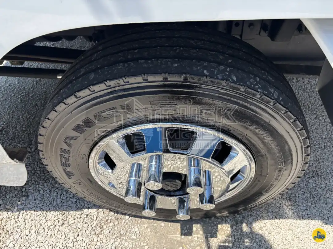 Caminhão VOLKSWAGEN VW 8150 Carga Seca ANO 2012 de Truck Mais Caminhões no Paraná