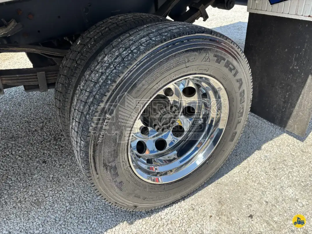 Caminhão VOLKSWAGEN VW 8150 Carga Seca ANO 2012 de Truck Mais Caminhões no Paraná
