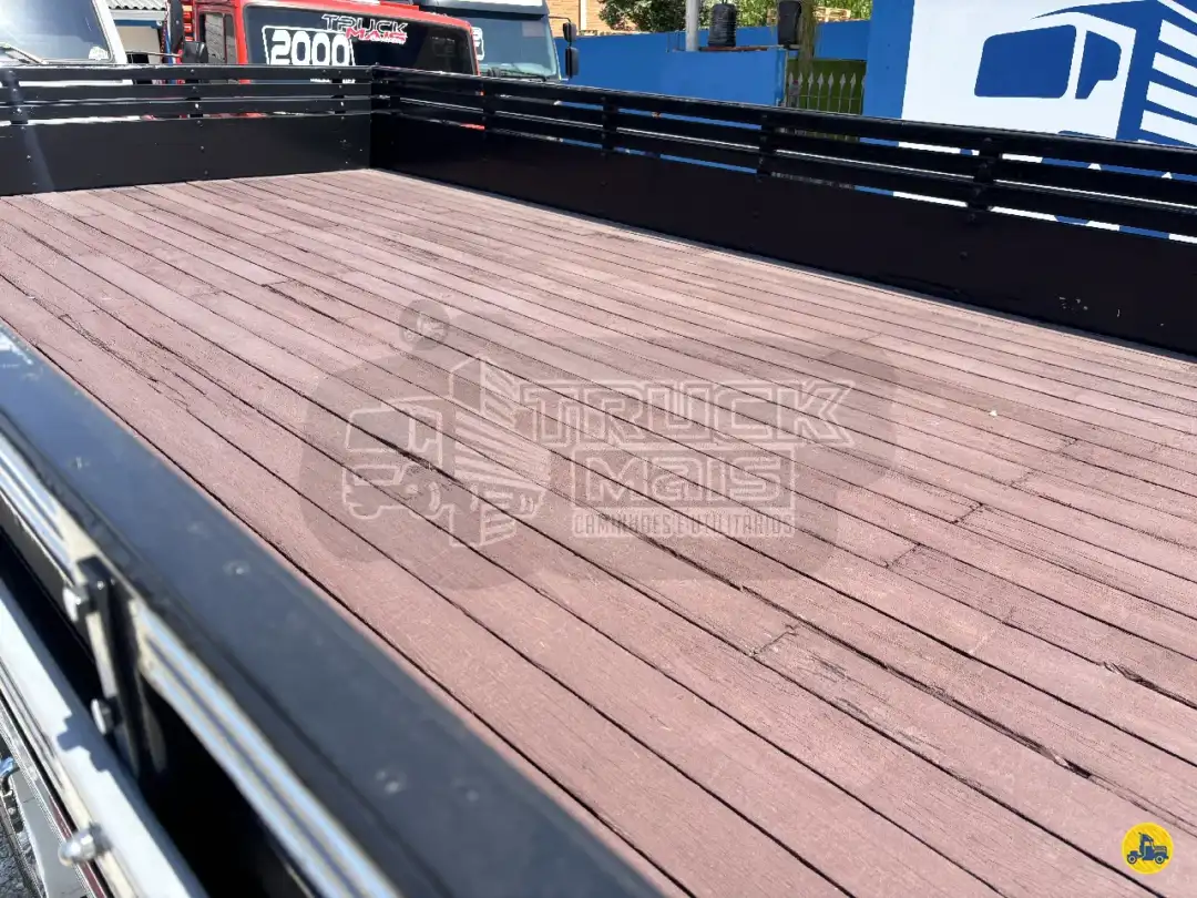 Caminhão VOLKSWAGEN VW 8150 Carga Seca ANO 2012 de Truck Mais Caminhões no Paraná