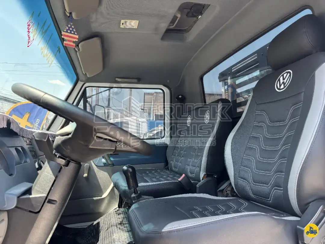 Caminhão VOLKSWAGEN VW 8150 Carga Seca ANO 2012 de Truck Mais Caminhões no Paraná