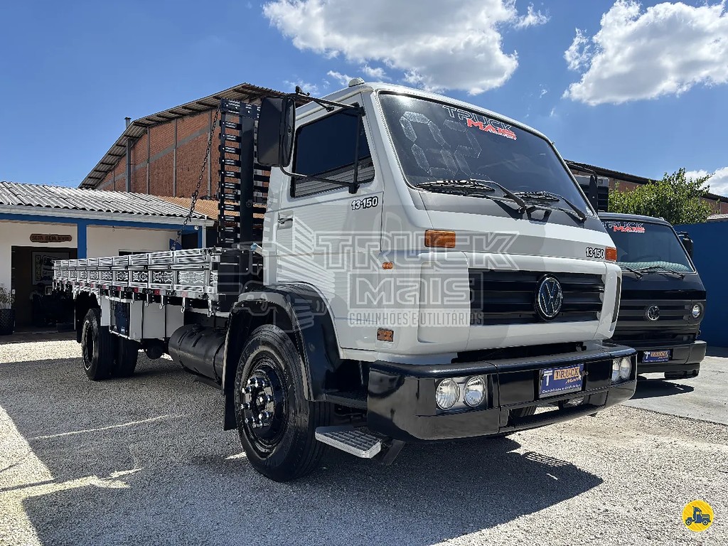 Caminhão VOLKSWAGEN VW 13150 Carroceria ANO 2002 de Truck Mais Caminhões no Paraná