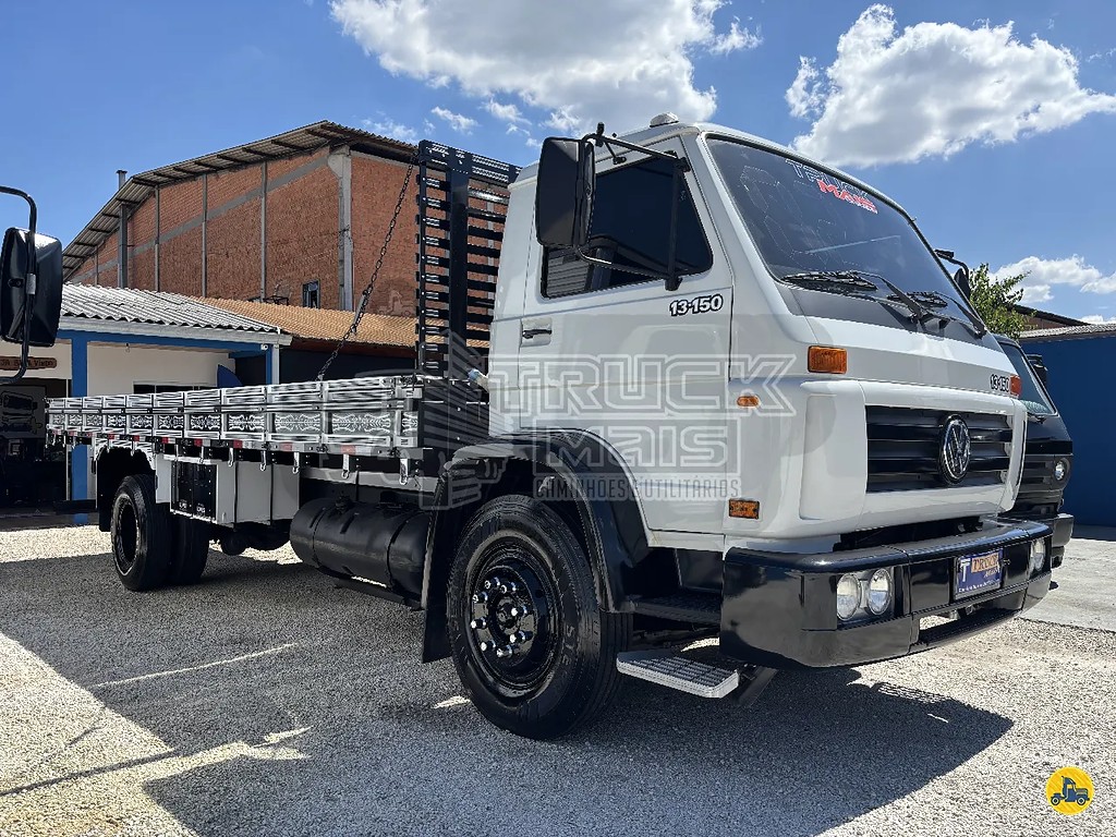 Caminhão VOLKSWAGEN VW 13150 Carroceria ANO 2002 de Truck Mais Caminhões no Paraná