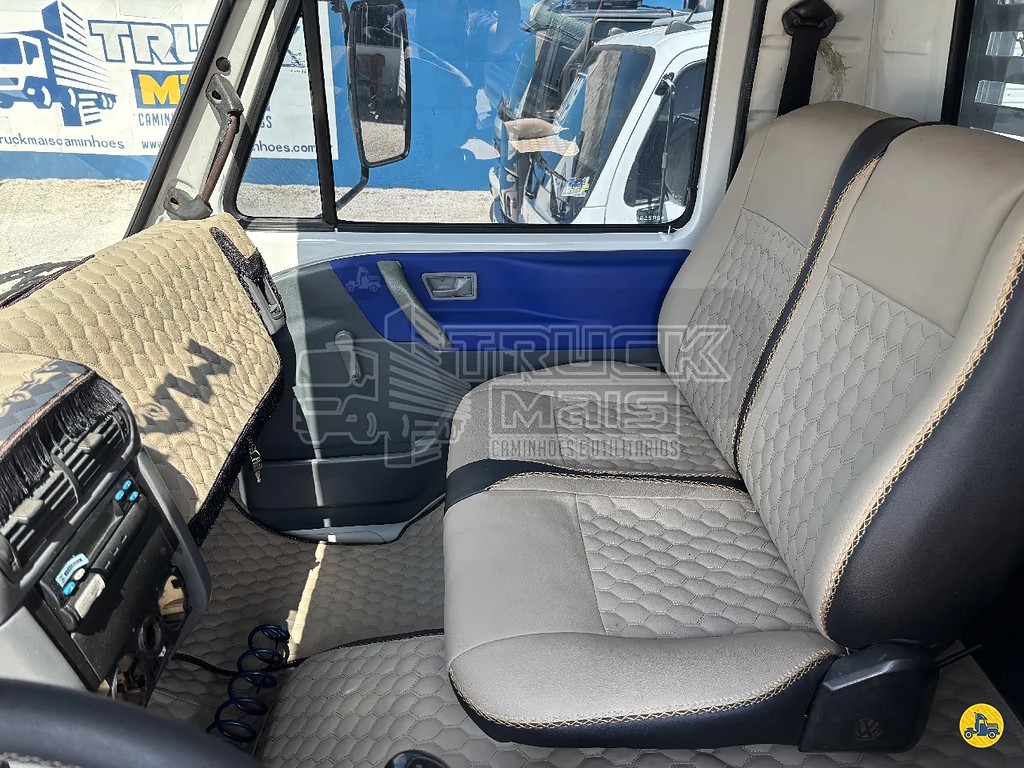 Caminhão VOLKSWAGEN VW 13150 Carroceria ANO 2002 de Truck Mais Caminhões no Paraná