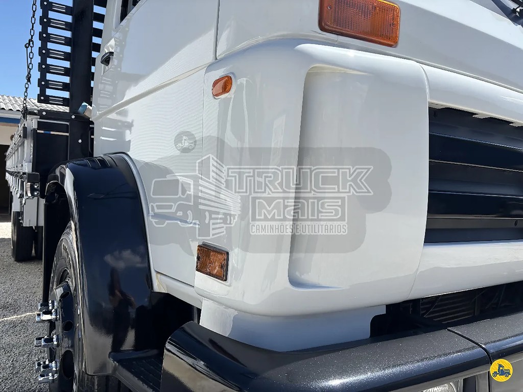Caminhão VOLKSWAGEN VW 13150 Carroceria ANO 2002 de Truck Mais Caminhões no Paraná