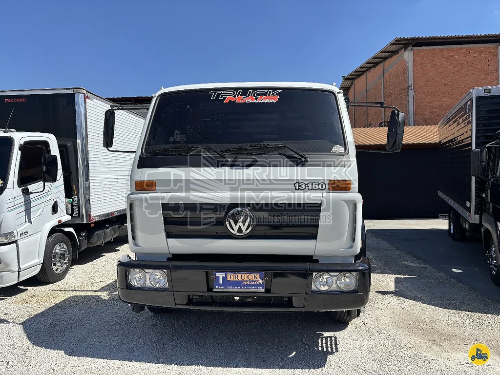 Caminhão VOLKSWAGEN VW 13150 Carroceria ANO 2002 de Truck Mais Caminhões no Paraná