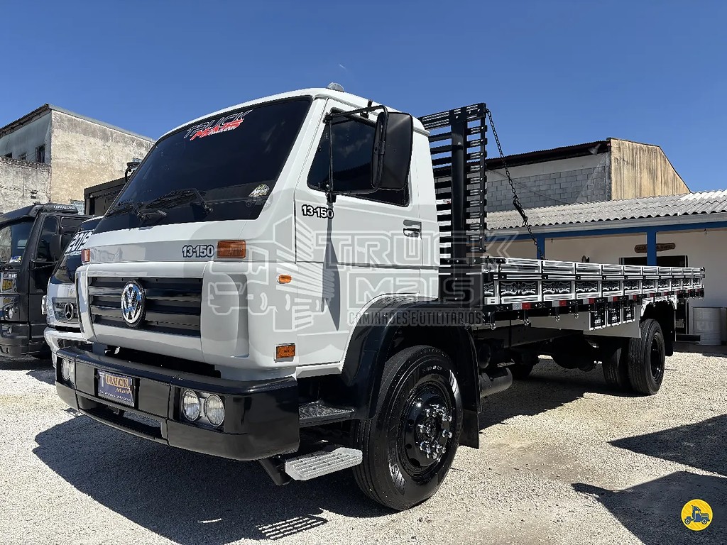 Caminhão VOLKSWAGEN VW 13150 Carroceria ANO 2002 de Truck Mais Caminhões no Paraná