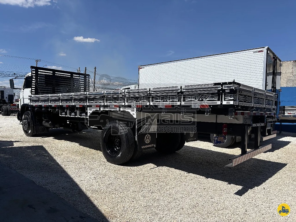 Caminhão VOLKSWAGEN VW 13150 Carroceria ANO 2002 de Truck Mais Caminhões no Paraná