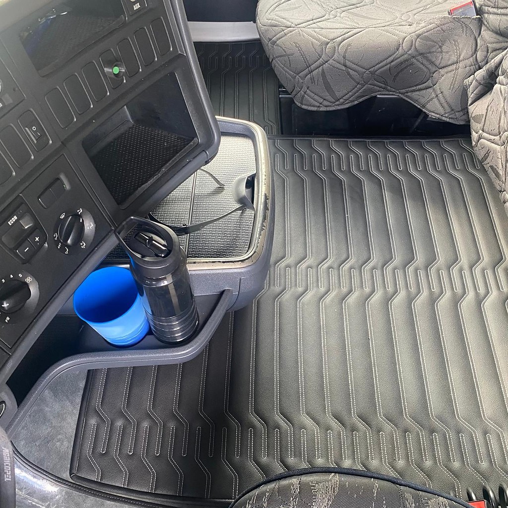 Caminhão SCANIA 440 Cavalo Mecânico ANO 2013 de Venda Truck Anuncios SC na Santa Catarina