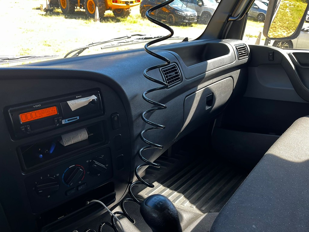 Caminhão MERCEDES BENZ MB 1016 Plataforma Guincho ANO 2019 de Automec Veículos em São Paulo