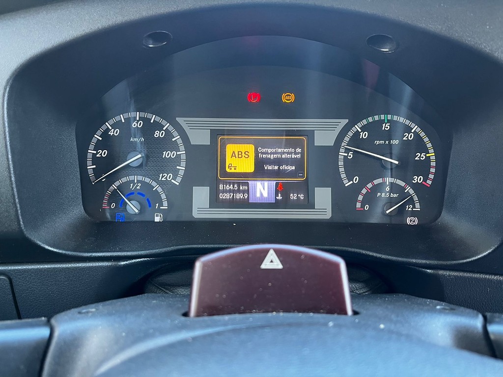 Caminhão MERCEDES BENZ MB 1016 Plataforma Guincho ANO 2019 de Automec Veículos em São Paulo