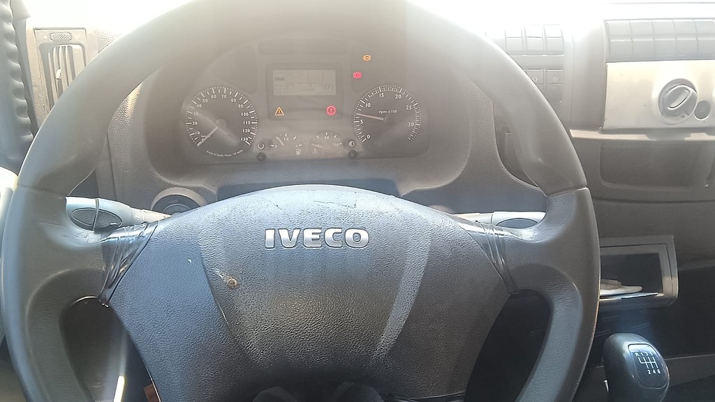 Caminhão IVECO TECTOR 240E28 Cegonha ANO 2016 de Automec Veículos em São Paulo