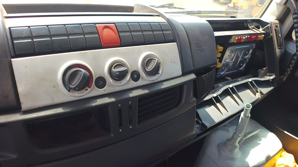 Caminhão IVECO TECTOR 240E28 Cegonha ANO 2016 de Automec Veículos em São Paulo