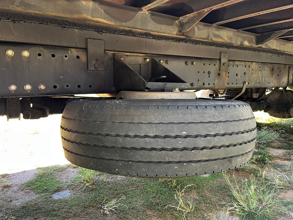 Caminhão MERCEDES BENZ MB 1016 Plataforma Guincho ANO 2019 de Automec Veículos em São Paulo