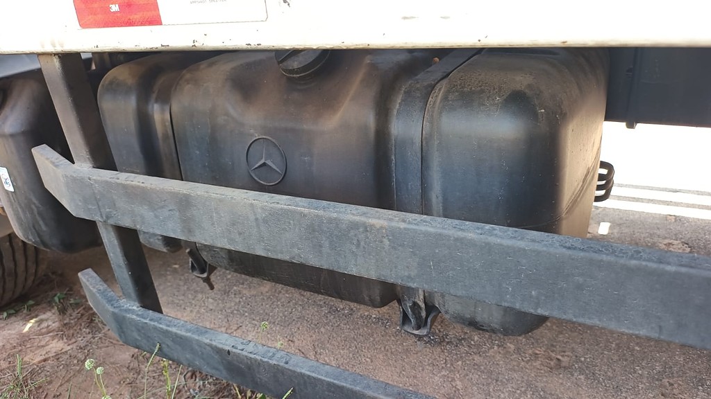 Caminhão MERCEDES BENZ MB 1719 Cegonha ANO 2019 de Automec Veículos em São Paulo