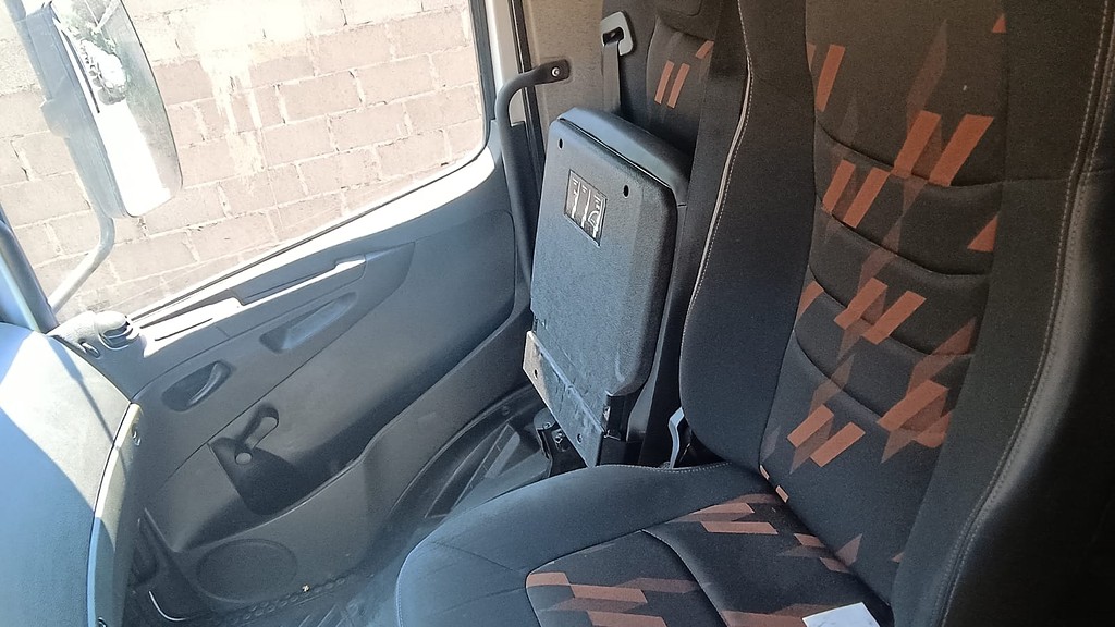 Caminhão MERCEDES BENZ MB 1719 Cegonha ANO 2019 de Automec Veículos em São Paulo