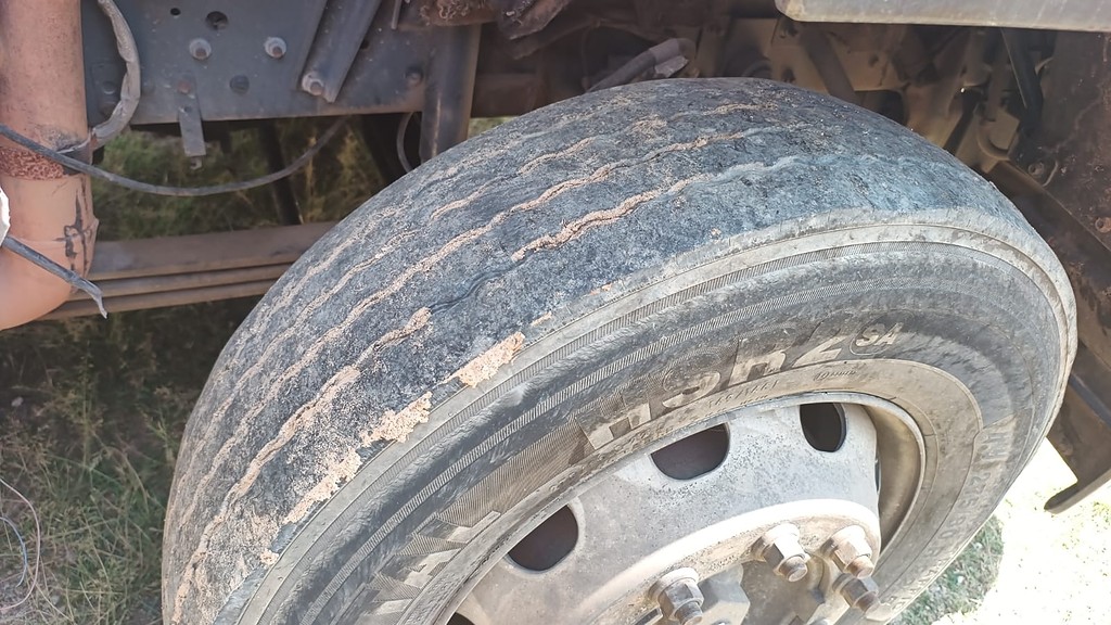 Caminhão IVECO TECTOR 240E28 Cegonha ANO 2016 de Automec Veículos em São Paulo