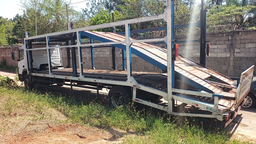 Caminhão MERCEDES BENZ MB 1719 Cegonha ANO 2019 de Automec Veículos em São Paulo